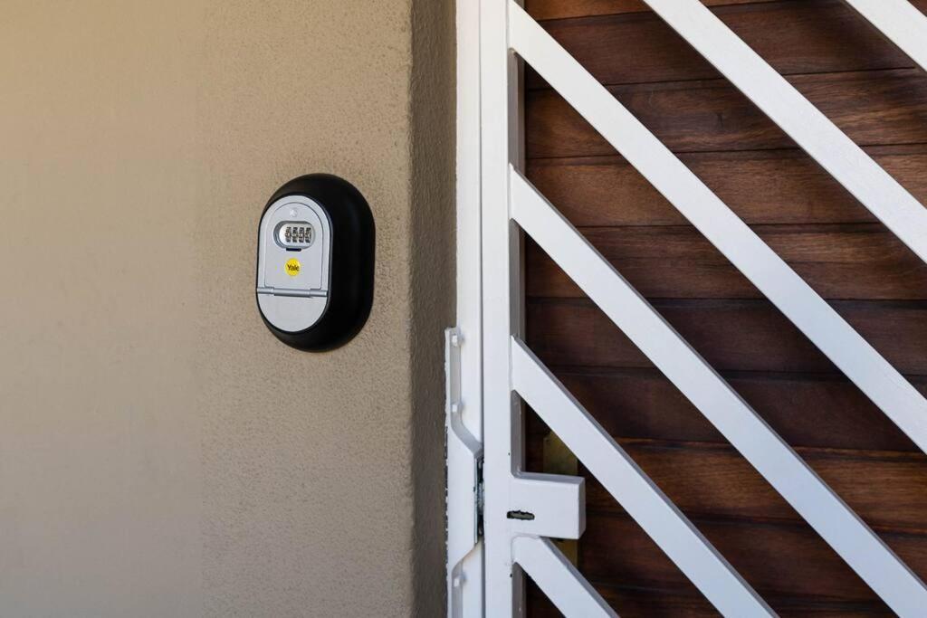 Modern Apartment In Culturally Vibrant Melville 22 Joanesburgo Exterior foto